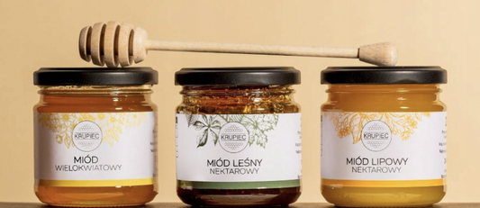 ZESTAW 3 MIODÓW NATURALNYCH W ELEGANCKIM PUDEŁKU Z NABIERAKIEM 3x250g