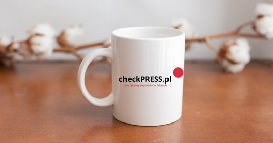 Biały kubek 330 ml z logo checkPRESS.pl
