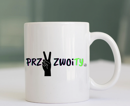 Biały kubek 330 ml z hasłem "PRZYZWOiTY"