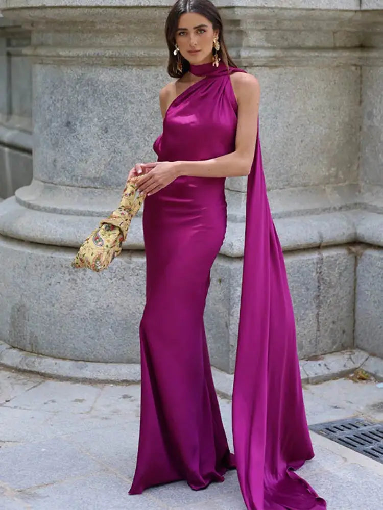 Satynowa Sukienka Halter Maxi z Odkrytymi Plecami – Wesele Studniówka Lato