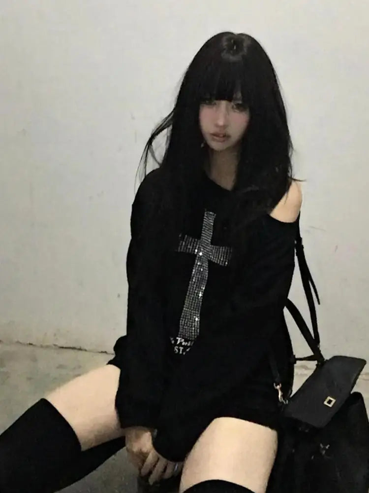 Czarna Bluza z Nadrukiem na Jedno Ramię – Y2K Grunge Harajuku 2000s