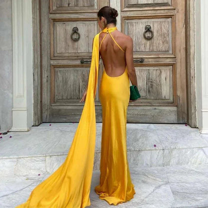 Satynowa Sukienka Halter Maxi z Odkrytymi Plecami – Wesele Studniówka Lato