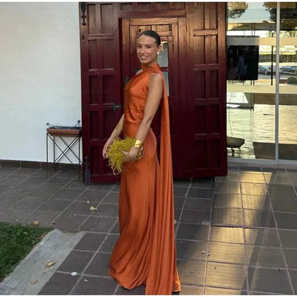 Satynowa Sukienka Halter Maxi z Odkrytymi Plecami – Wesele Studniówka Lato