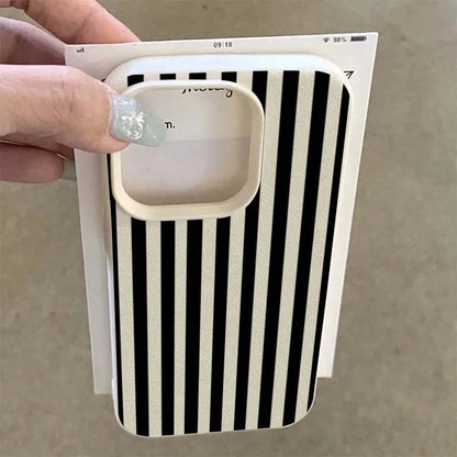 Kolorowe Etui w Paski do iPhone - Minimalistyczna Ochrona | Różne Modele