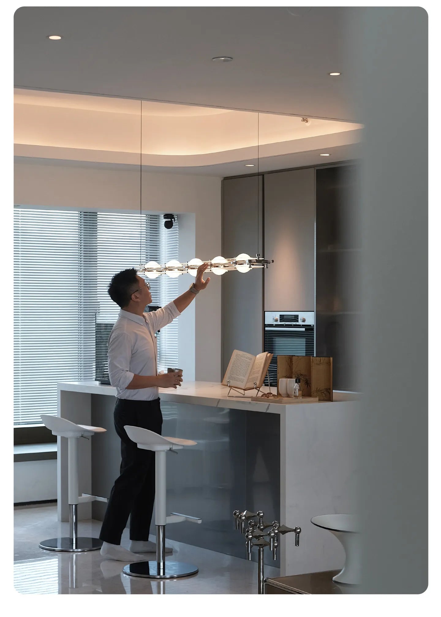 Nowoczesny Żyrandol LED do Kuchni, Jadalni i Salonu – Lampa Wisząca z Akrylu, Srebrna, Tri-color