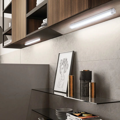 Lampka LED z czujnikiem ruchu, ładowanie USB-C, do kuchni, szafy i schodów