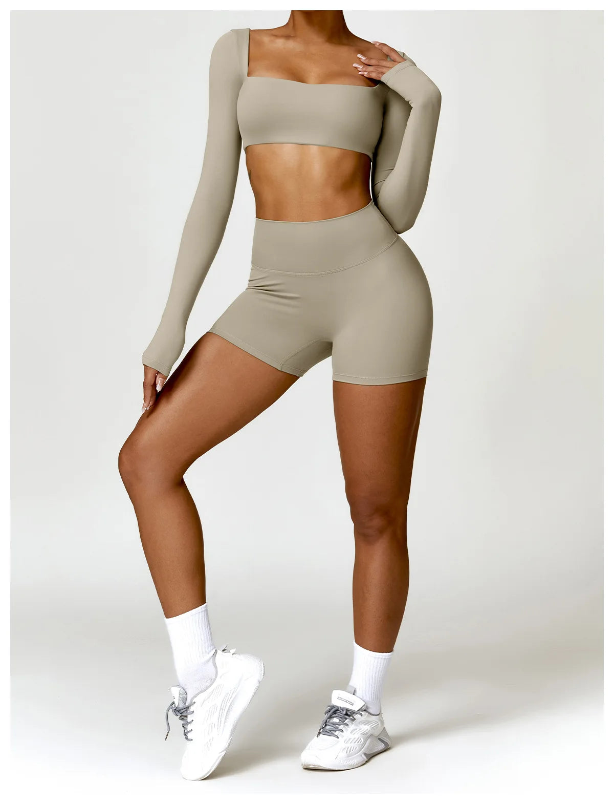 Sportowy Crop Top Damski z Kwadratowym Dekoltem – Szybkoschnący do Jogi i Siłowni