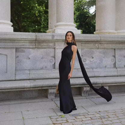 Satynowa Sukienka Halter Maxi z Odkrytymi Plecami – Wesele Studniówka Lato