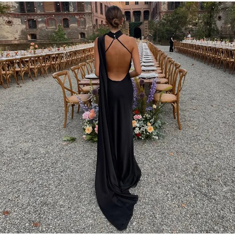 Satynowa Sukienka Halter Maxi z Odkrytymi Plecami – Wesele Studniówka Lato