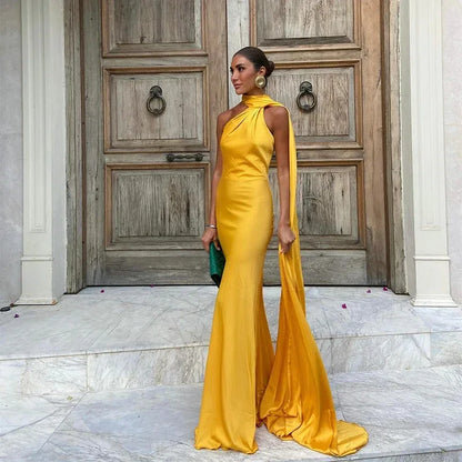 Satynowa Sukienka Halter Maxi z Odkrytymi Plecami – Wesele Studniówka Lato