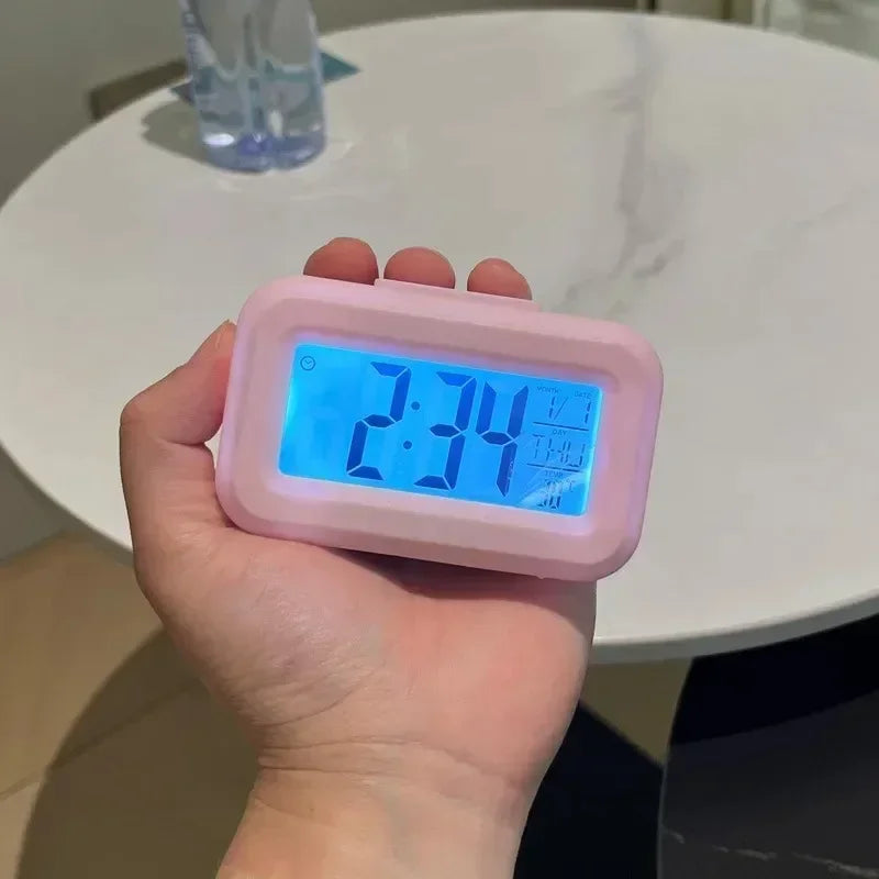 Cyfrowy budzik LED z kalendarzem i termometrem – zegar biurkowy