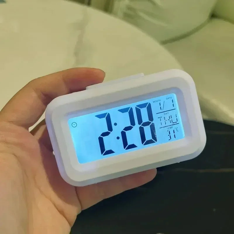 Cyfrowy budzik LED z kalendarzem i termometrem – zegar biurkowy